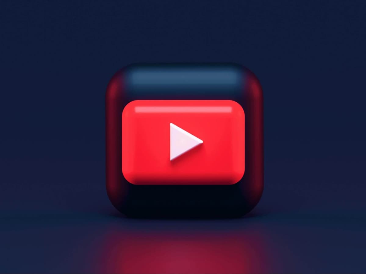 How to Summarize a YouTube Video with AI: 3 Best Ways illustration