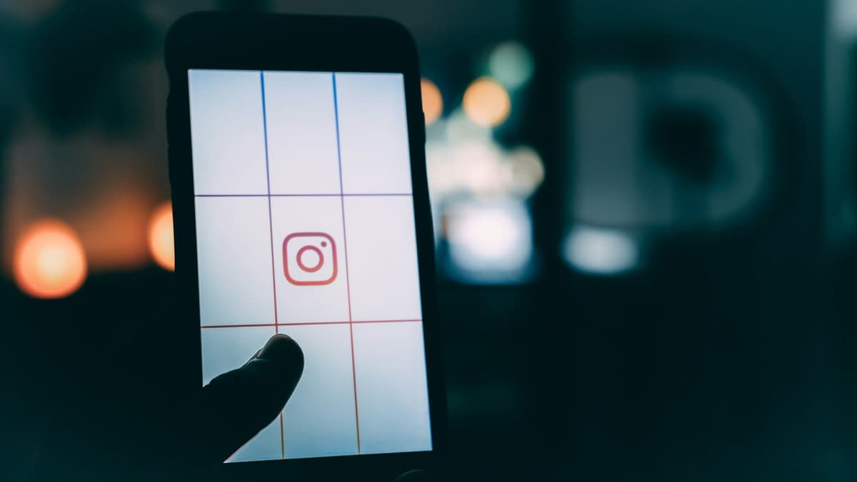 How to Get 100K Views on Instagram Reels in 2025 illustration